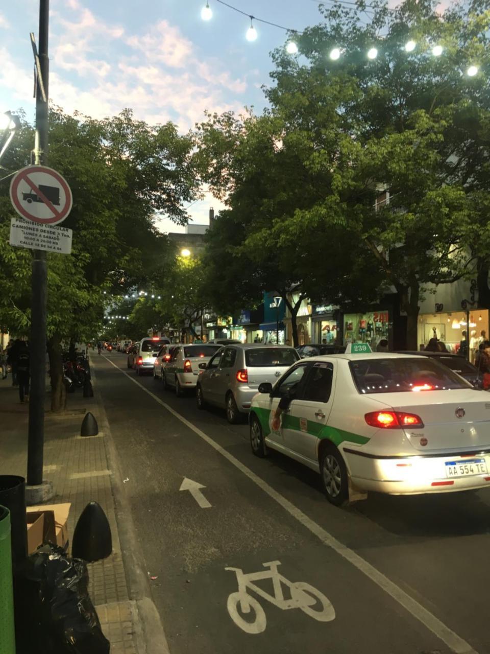 Apartamento Av Kennedy Y Cervino A Metros Embajada Eeuu Buenos Aires Exterior foto